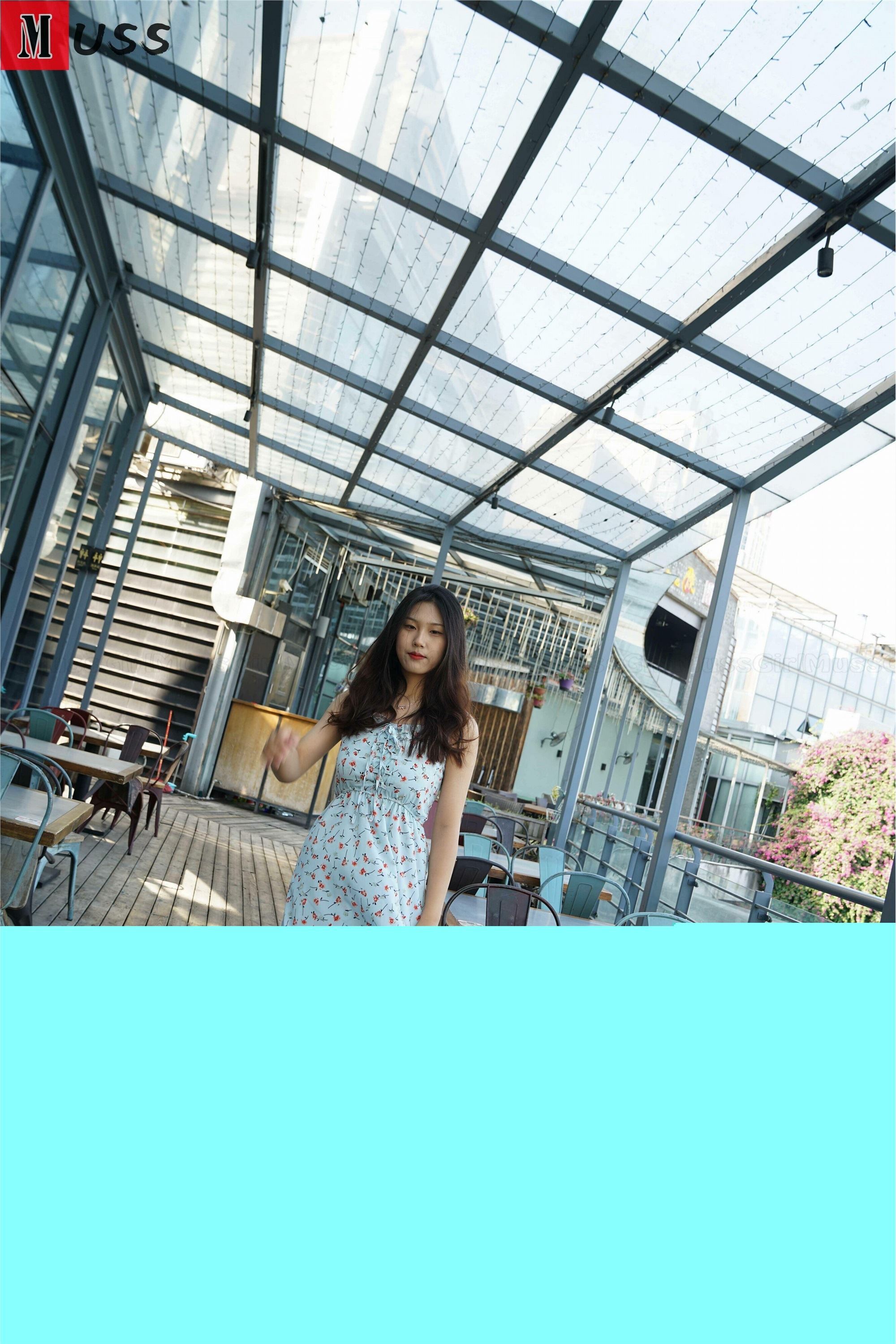 MussGirl慕丝女郎  NO.204 户外碎花肉丝高跟美女